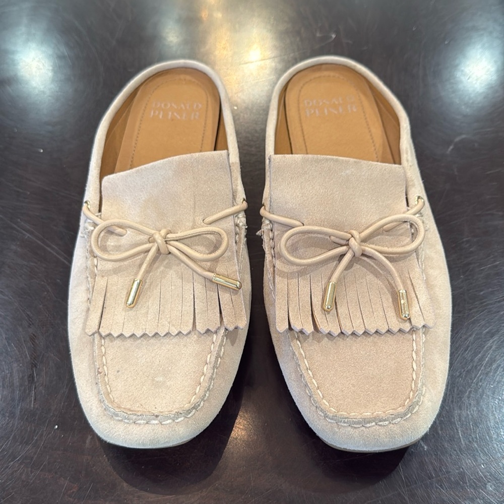 Like New Donald Pliner Basia Bow Slip-On